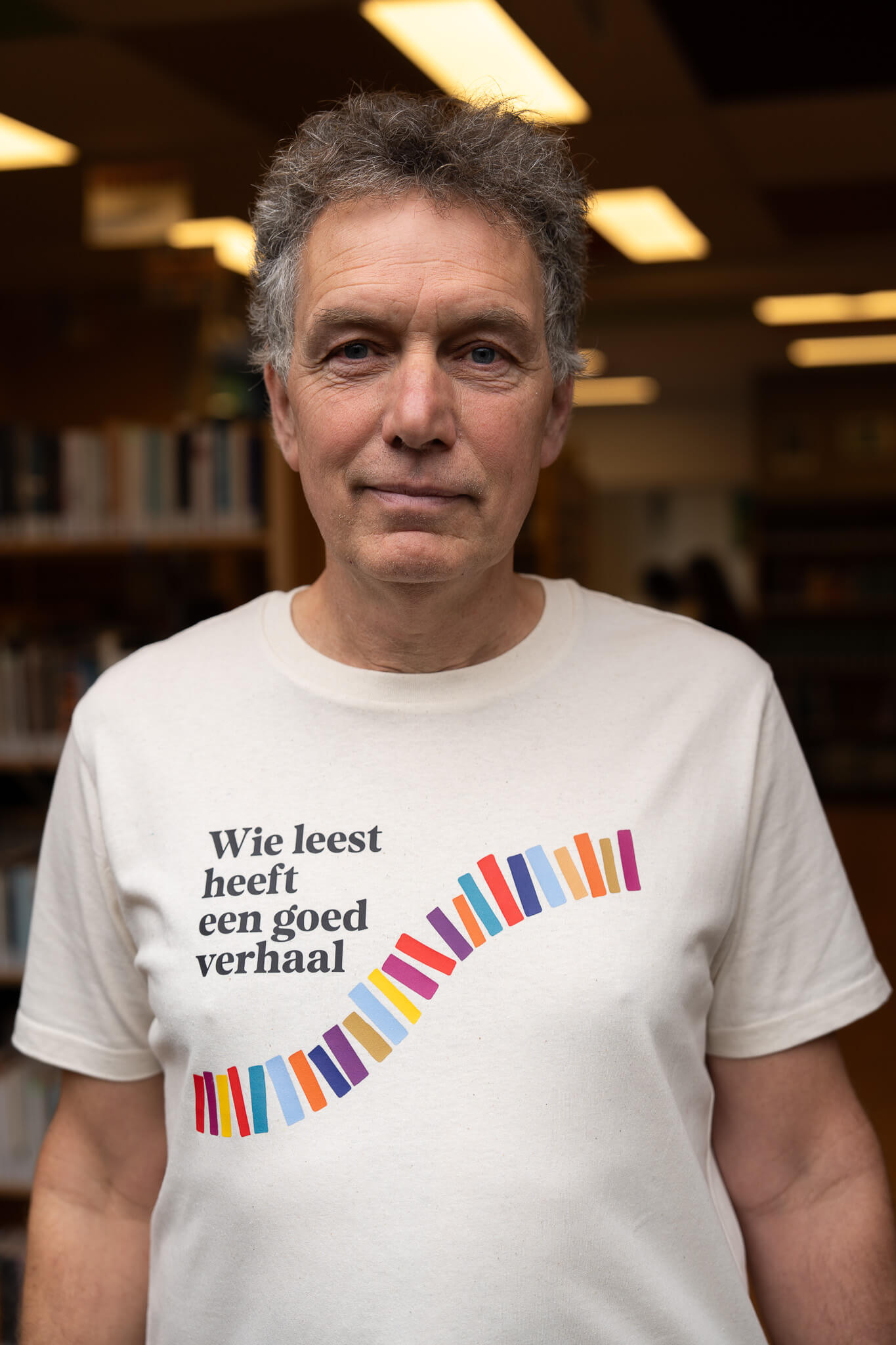 Wie leest heeft een goed verhaal - T-shirt - Afbeelding 2